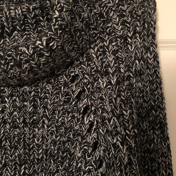 sweater - Picture 3 of 3